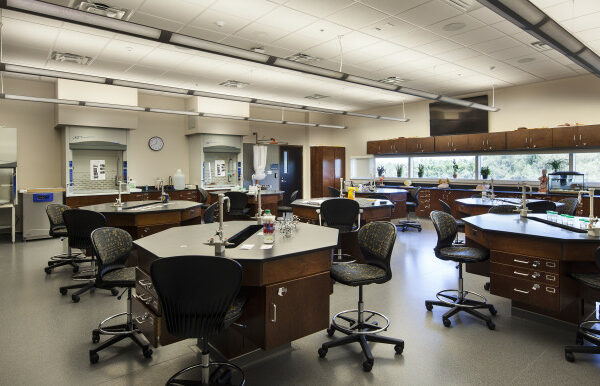 SPC-Midtown-Center-Int.-Science-Lab-Classroom-01-700x386[1]