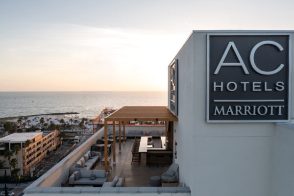 AC-Hotel-RooftopBar-Exterior-Signage