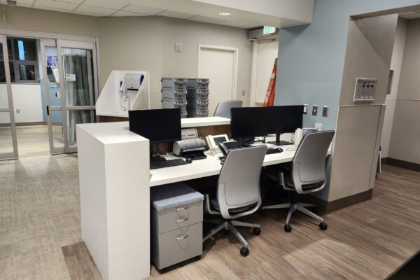 ICU 1 desk